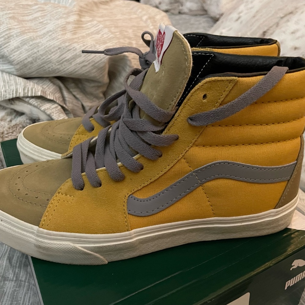Custom made Vans - Picture 2 of 6